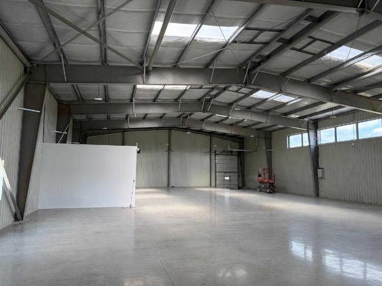 Spațiu industrial, de 597 mp, în Odăi