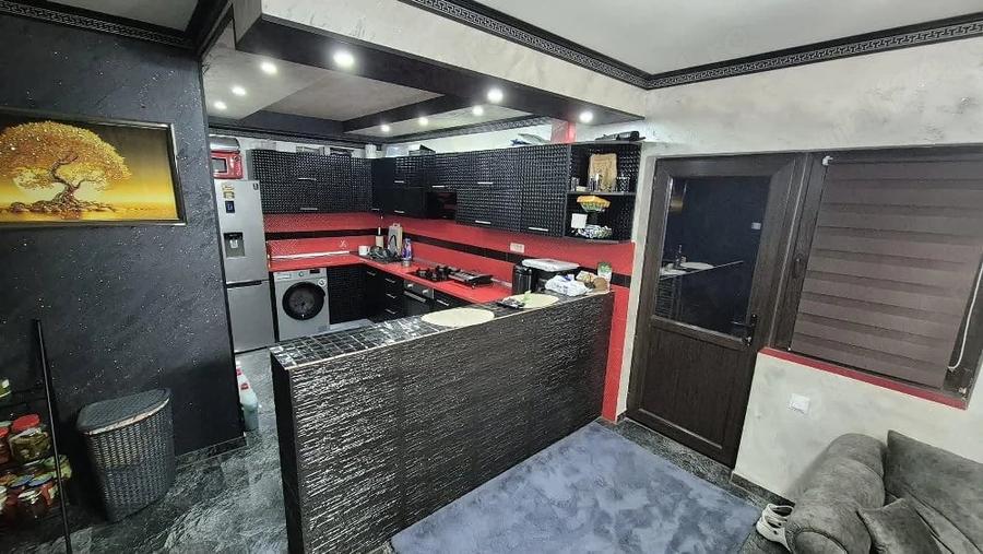 Casă cu Teren 800 Mp în Central