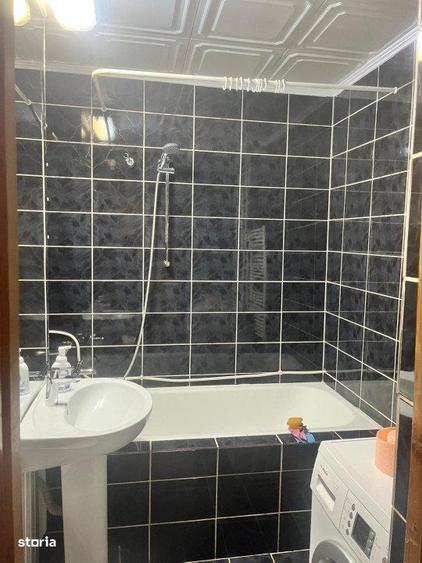 Apartament cu 3 camere decomandat în Siret
