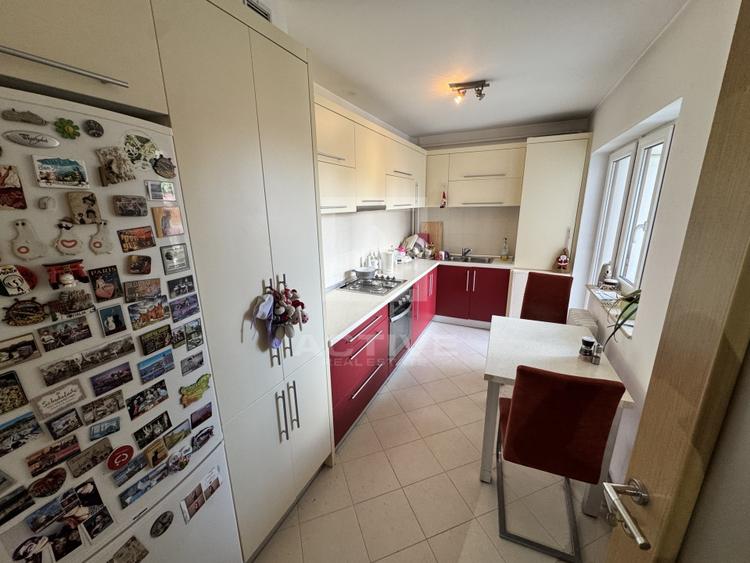 Apartament cu 3 camere decomandat, mobilat în Gheorgheni