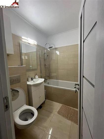 Apartament cu 2 camere semidecomandat în Pajura