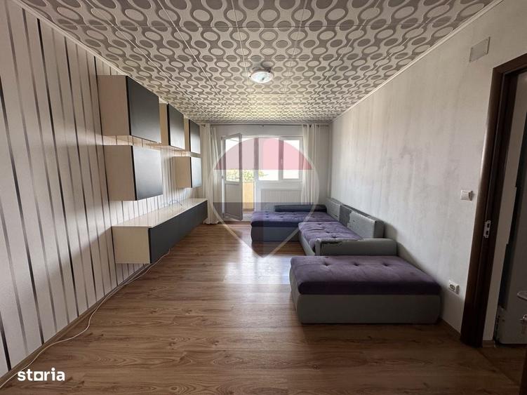 Apartament cu 3 camere decomandat în Soarelui