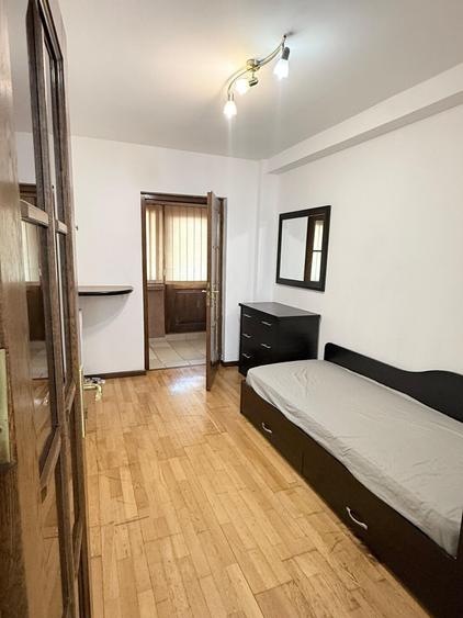 Apartament cu 3 camere decomandat, mobilat în Canta