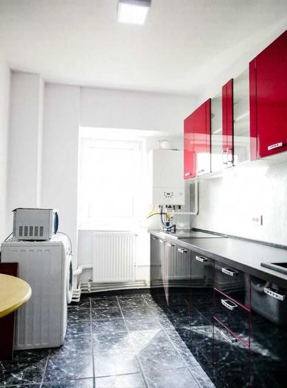 Apartament cu 3 camere decomandat în Gară