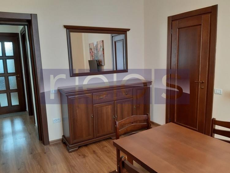 Apartament cu 3 camere decomandat, mobilat în Polonă