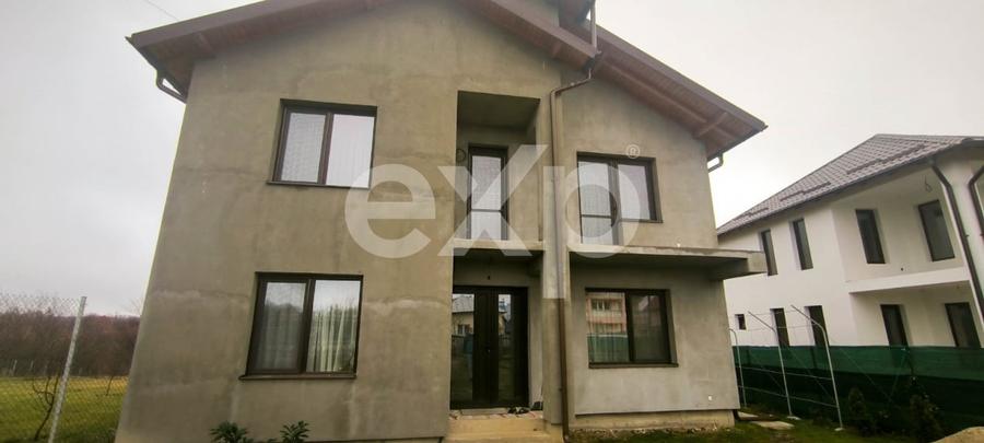 Casă individuală cu 5 camere cu Teren 1060 Mp în Exterior Vest