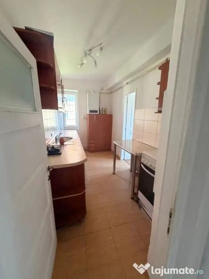 Apartament cu 2 camere decomandat în Hărmanului