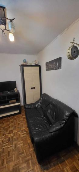 Apartament cu 3 camere semidecomandat în Trivale
