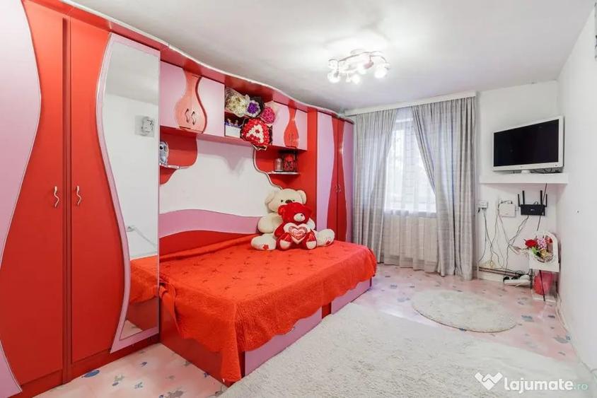 Casă cu 7 camere cu Teren 2000 Mp în Periș