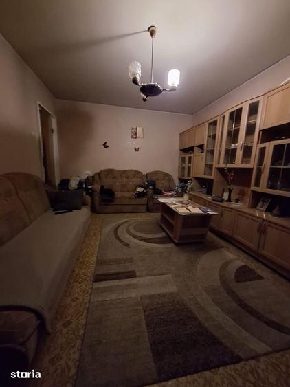 Apartament cu 3 camere decomandat în Astra