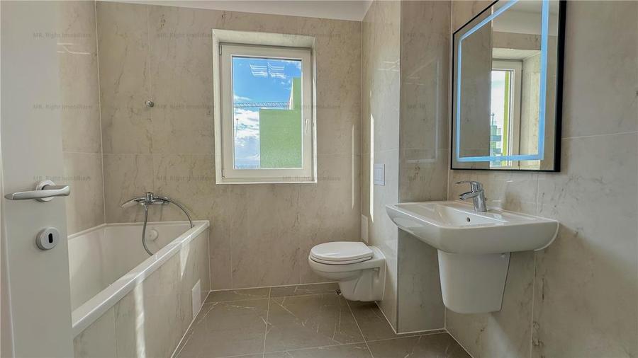 Apartament cu 3 camere decomandat, mobilat în Tractorul