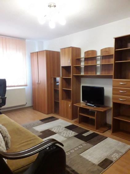 PF Inchiriez apartament 2 camere decomandate, etaj 2, zona Tg. Cucu - Podu de Fier, 50mp - 3