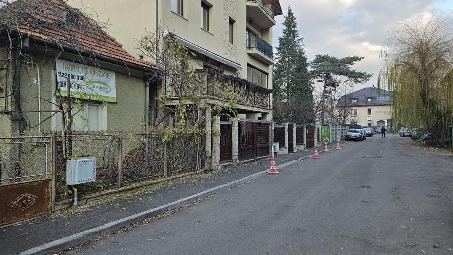 Casă individuală cu 3 camere cu Canalizare în Central