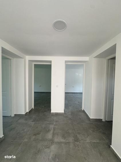 Casă cu 4 camere în Palazu Mare