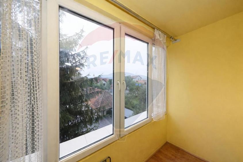 Apartament cu 3 camere decomandat, mobilat în Warthe
