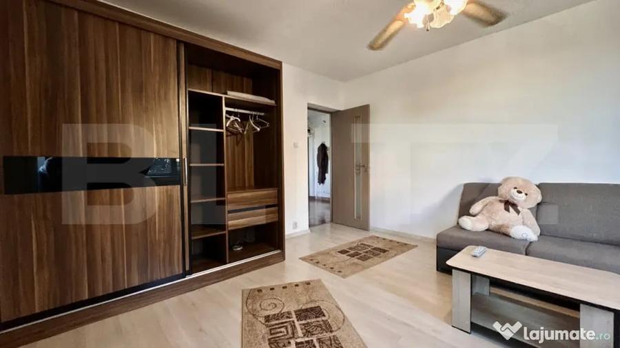 Apartament cu 3 camere decomandat în Rogerius