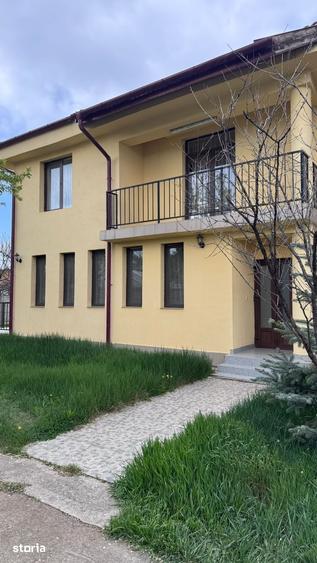 Casă cu 5 camere cu Teren 450 Mp în Central