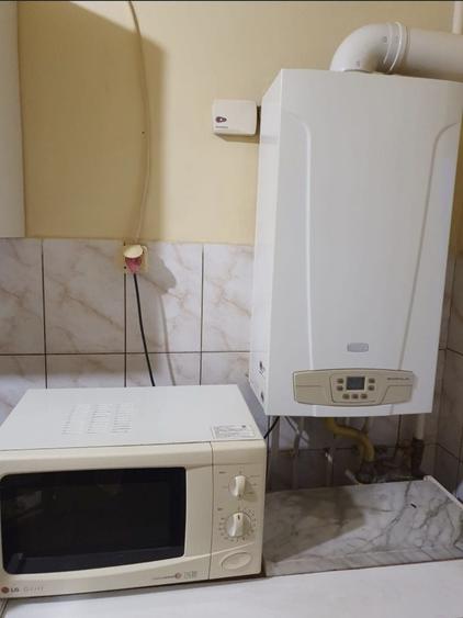 Apartament cu 3 camere decomandat în Sud