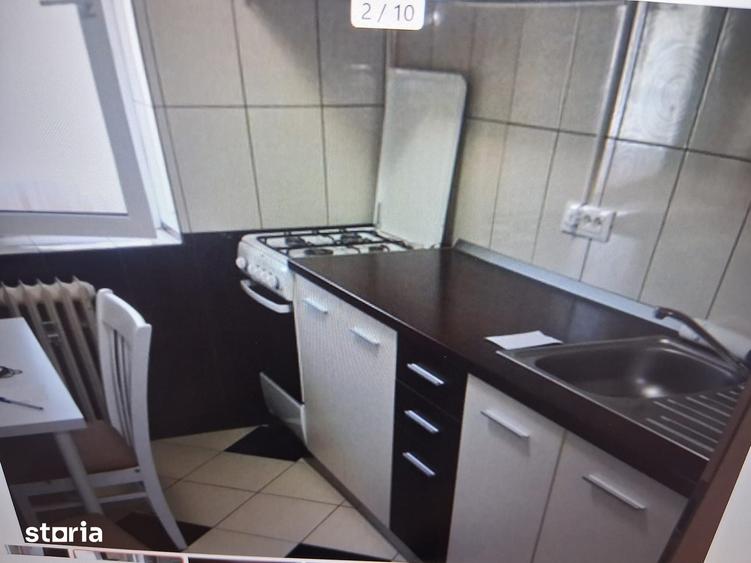 Apartament cu 2 camere semidecomandat în Tei