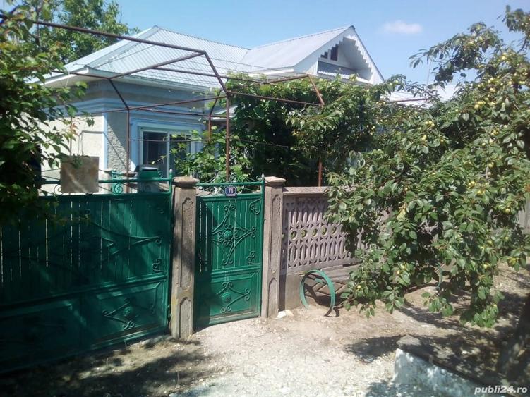 Casă cu 6 camere cu Teren 4853 Mp în Cioroiu