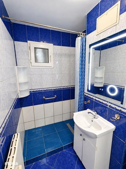 Apartament cu 2 camere semidecomandat în Tei