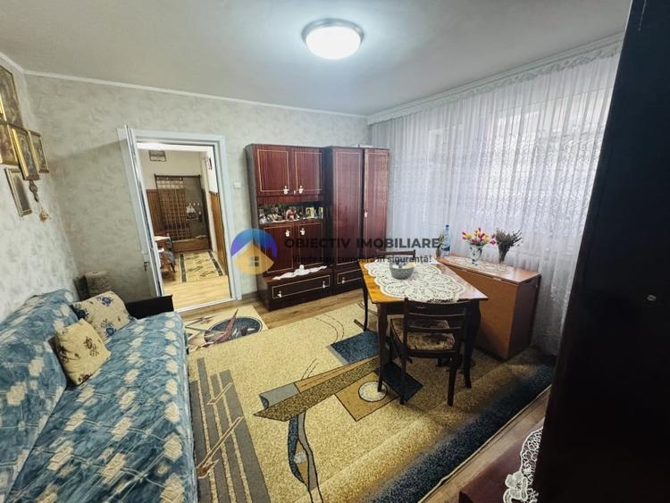 Apartament cu 3 camere semidecomandat în Dărmănești