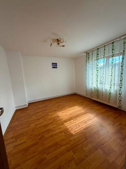 Casă cu 4 camere în Breaza de Sus