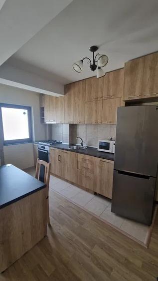 Apartament cu 2 camere semidecomandat, mobilat în Florești