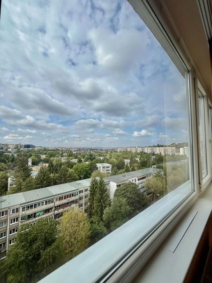 Apartament cu 3 camere decomandat în Tudor