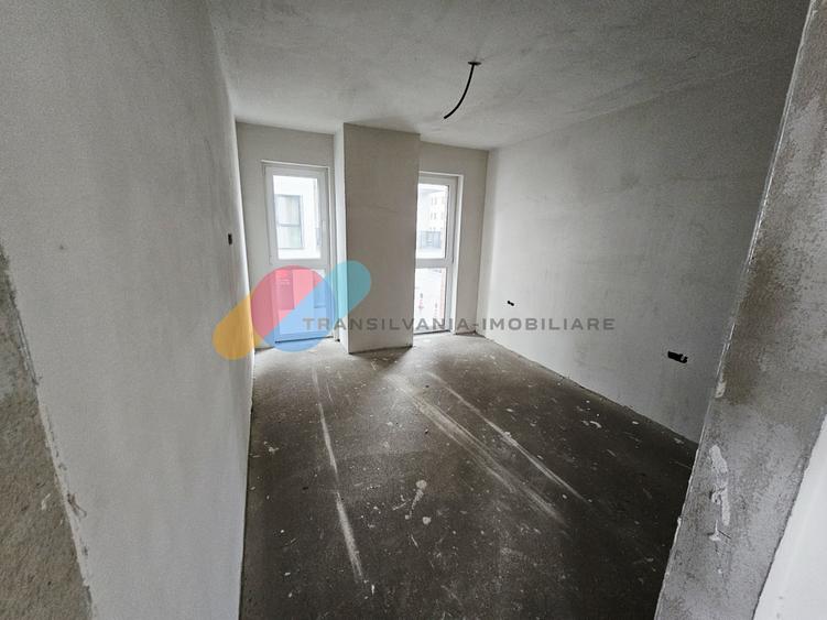 Apartament cu 4 camere semidecomandat în Mărăști