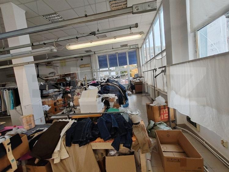 Spațiu comercial, de 400 mp, în Jibou