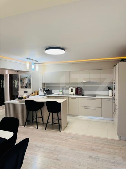 Apartament cu 3 camere decomandat, mobilat în Palat