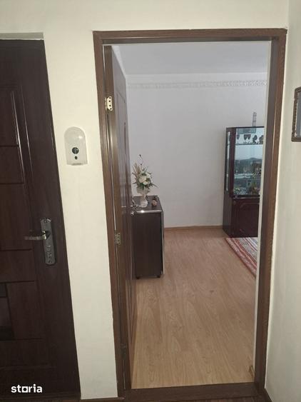 Apartament cu 2 camere decomandat în Broșteni