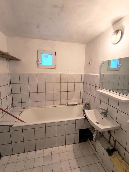 Apartament cu 3 camere în Berceni