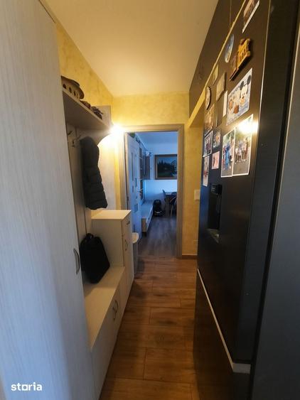 Apartament cu 3 camere semidecomandat în Micro 15