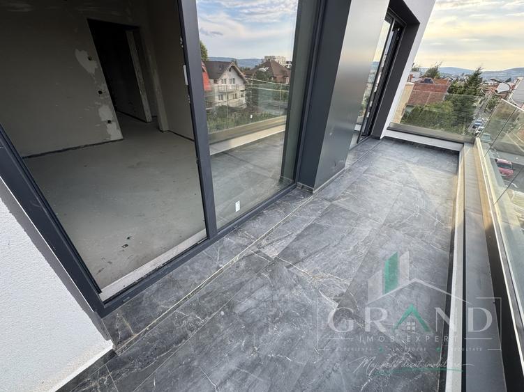 Apartament cu 3 camere semidecomandat în Andrei Mureșanu