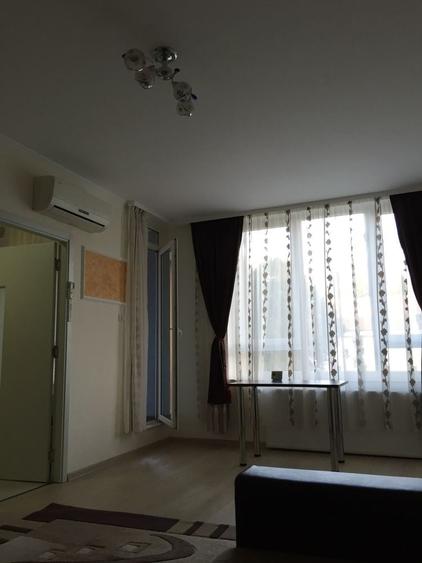 Garsonieră decomandată în Central