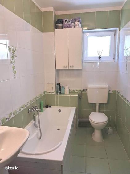 Apartament cu 3 camere decomandat în Gușterița