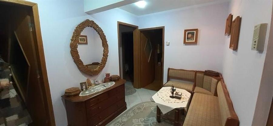 Apartament cu 3 camere decomandat în Burdujeni