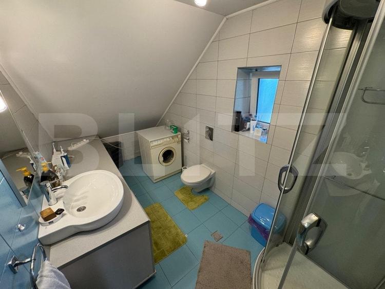 Casă individuală cu 7 camere cu Canalizare în Cetate