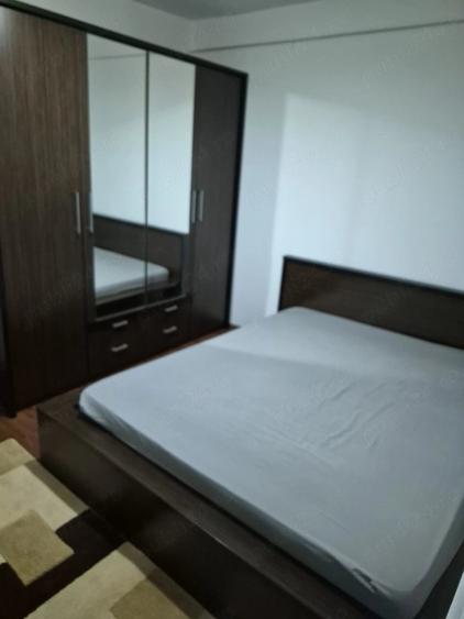 Apartament cu 2 camere decomandat în Sărari