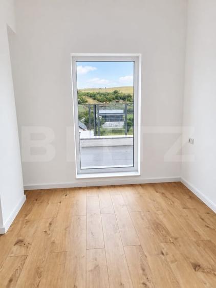 Apartament cu 3 camere semidecomandat în Sud