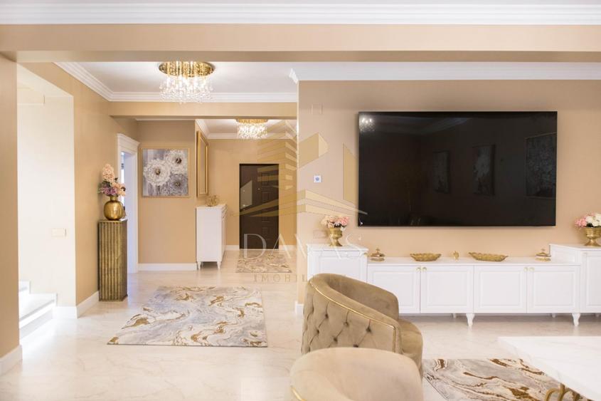 Casă individuală cu 5 camere cu Piscina în Borhanci