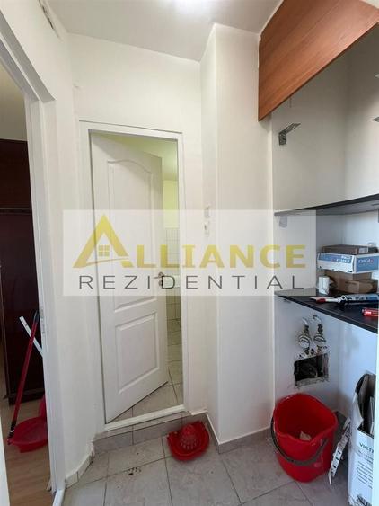 Apartament cu 2 camere semidecomandat, mobilat în Berceni