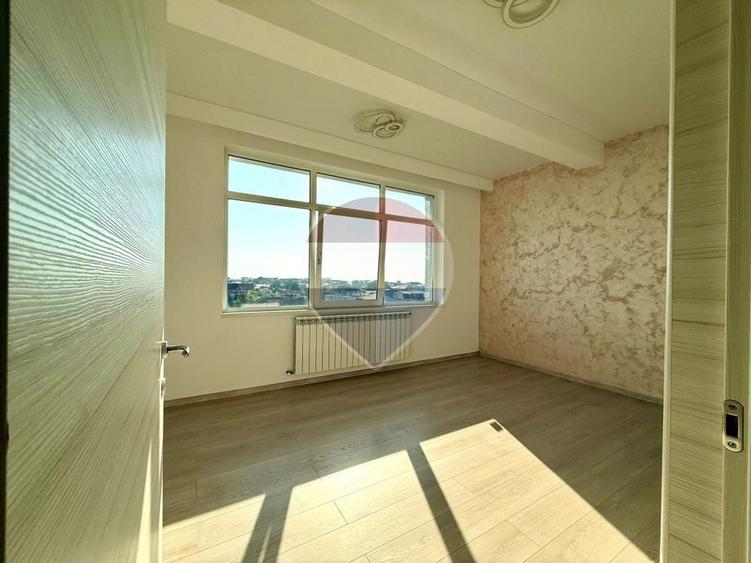 Apartament cu 3 camere decomandat, mobilat în Cumpăna