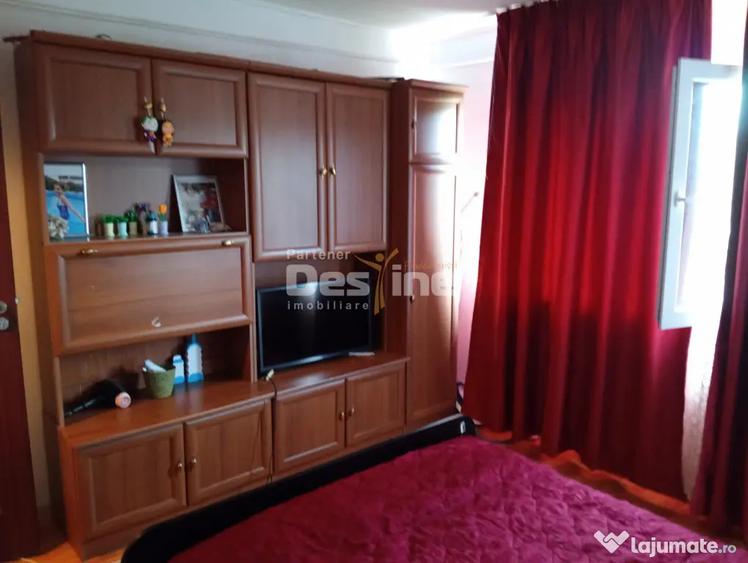 Apartament decomandat 3 camere, cartier Rovine - 3