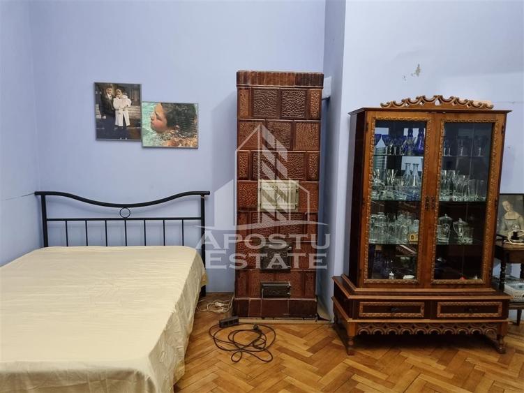 Apartament cu 4 camere nedecomandat, mobilat în Ultracentral
