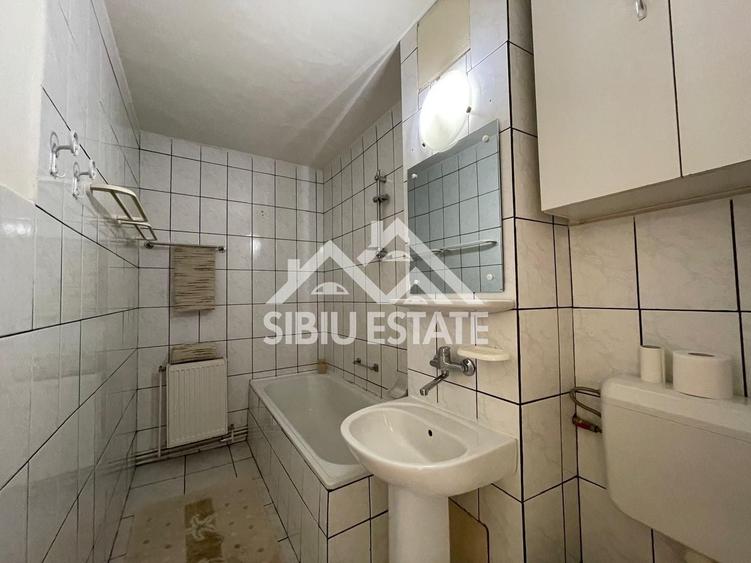 Apartament cu 3 camere decomandat, mobilat în Terezian