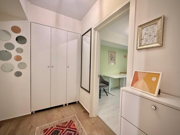 Apartament cu 3 camere, mobilat în Nicolina