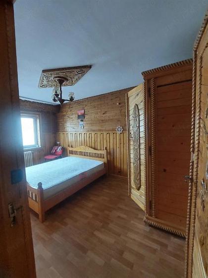 Apartament cu 3 camere decomandat în Tractorul